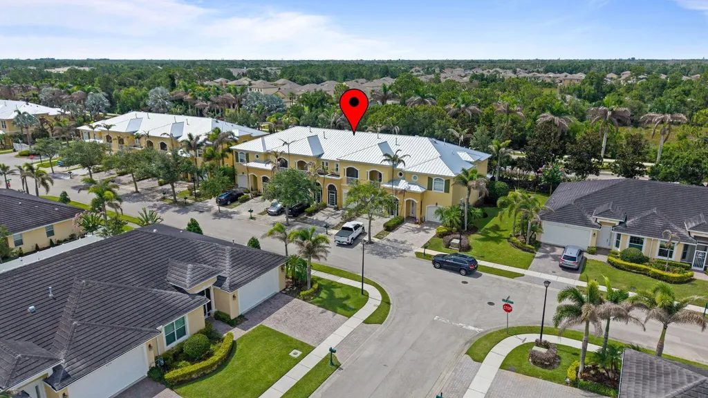 6179 NW Helmsdale Way Port St Lucie FL 34983