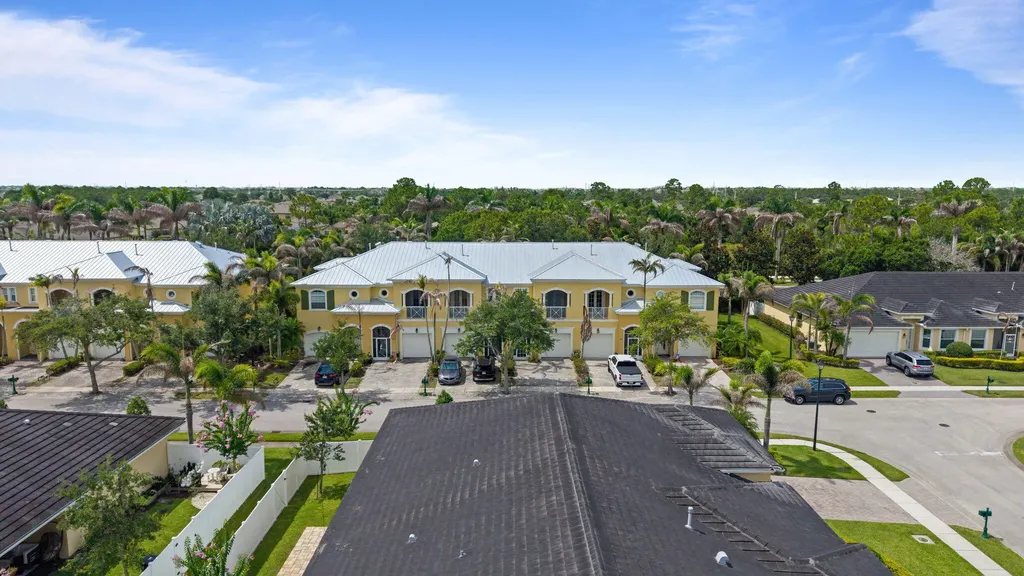6179 NW Helmsdale Way Port St Lucie FL 34983