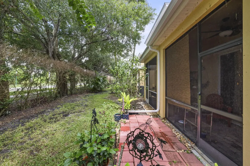 6179 NW Helmsdale Way Port St Lucie FL 34983