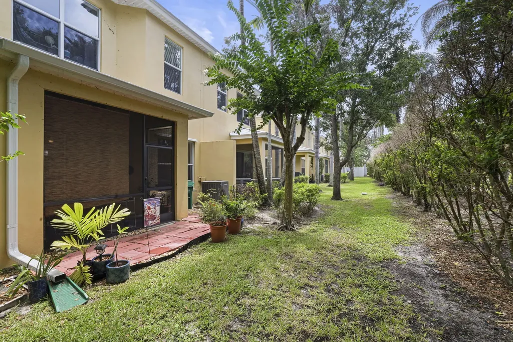 6179 NW Helmsdale Way Port St Lucie FL 34983