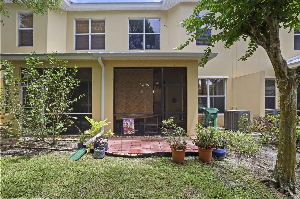 6179 NW Helmsdale Way Port St Lucie FL 34983