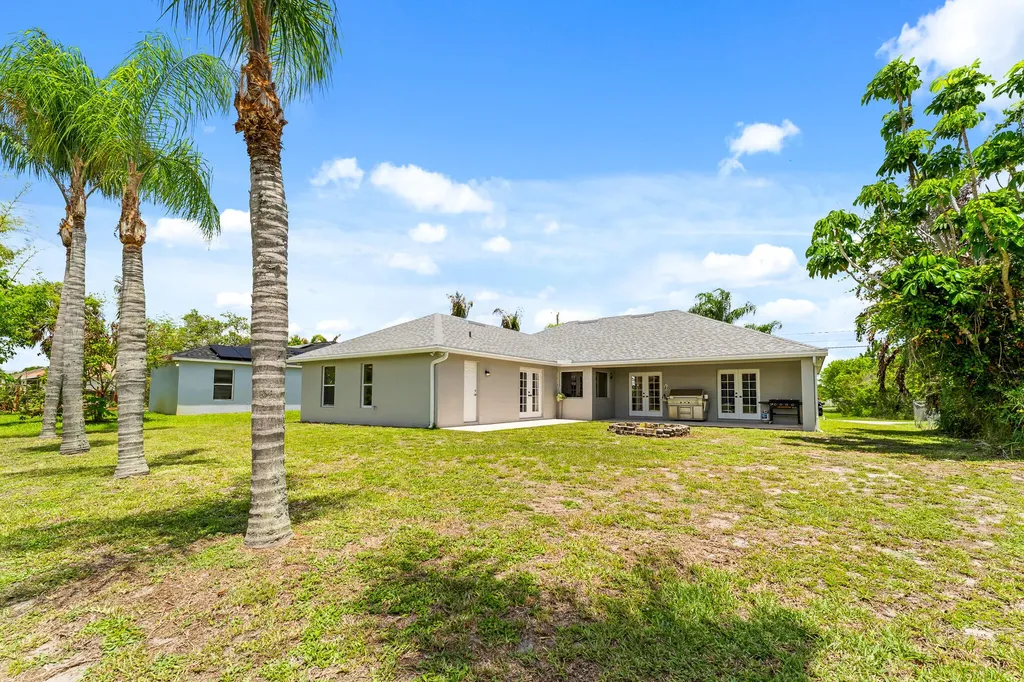 292 SW Janice Avenue Port St Lucie FL 34953