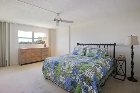 6850 10th Avenue N Greenacres FL 33467