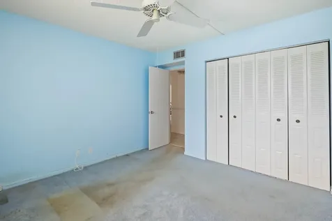 6850 10th Avenue N Greenacres FL 33467