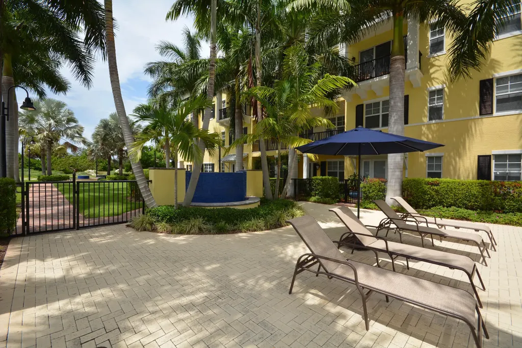 229 N Latitude Circle Delray Beach FL 33483