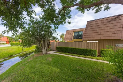 818 8th Court Palm Beach Gardens FL 33410