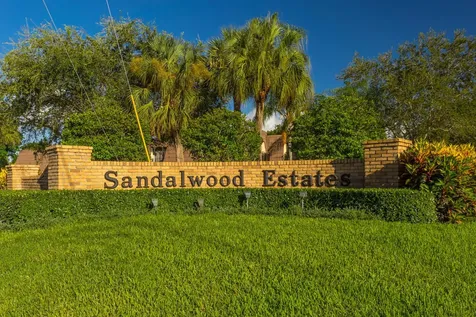 818 8th Court Palm Beach Gardens FL 33410