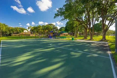 818 8th Court Palm Beach Gardens FL 33410