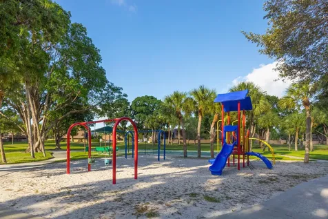 818 8th Court Palm Beach Gardens FL 33410