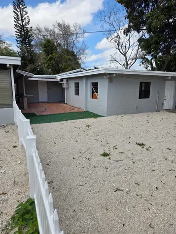 31 Edmund Road West Park FL 33023