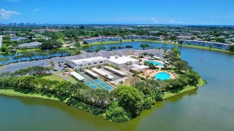 28 Camden B West Palm Beach FL 33417