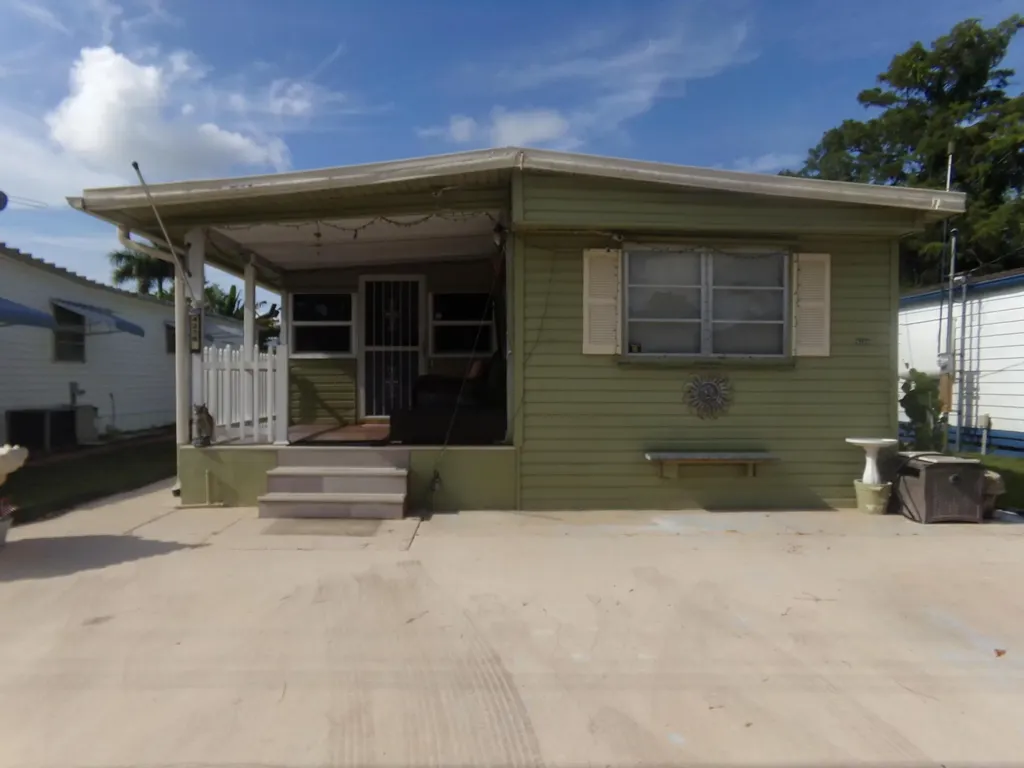 4238 S 88th Place S Boynton Beach FL 33436