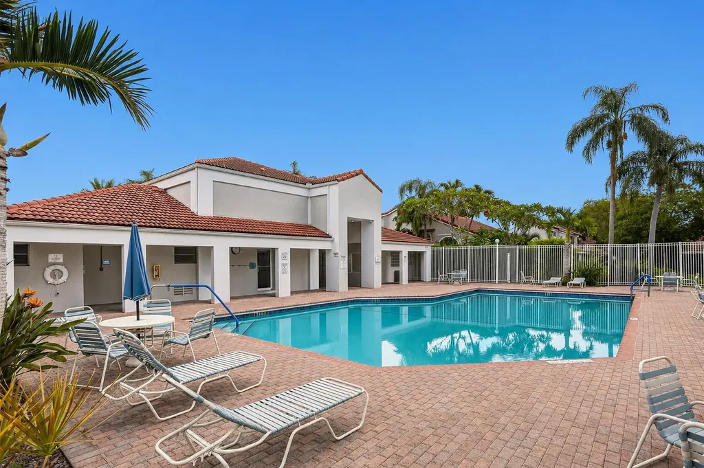 7400 Pinewalk Drive S Margate FL 33063
