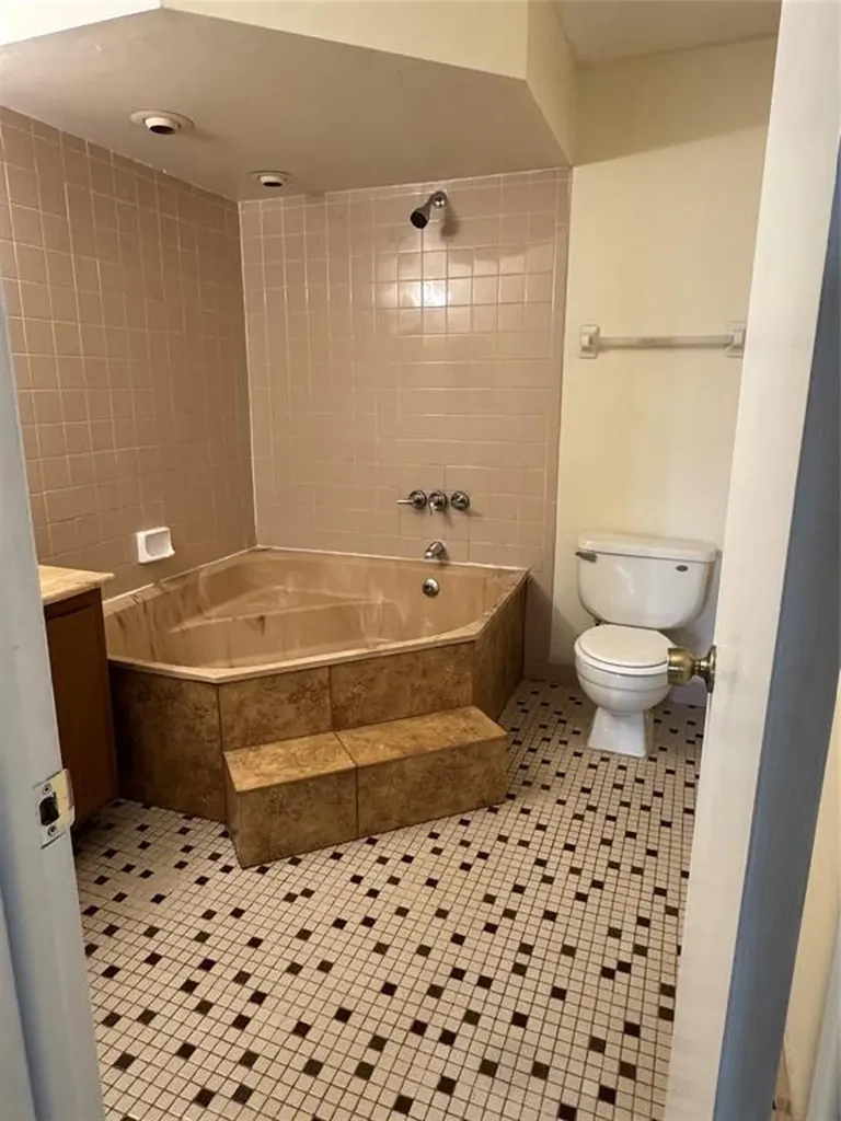 15690 SW 82nd Circle Lane Miami FL 33193