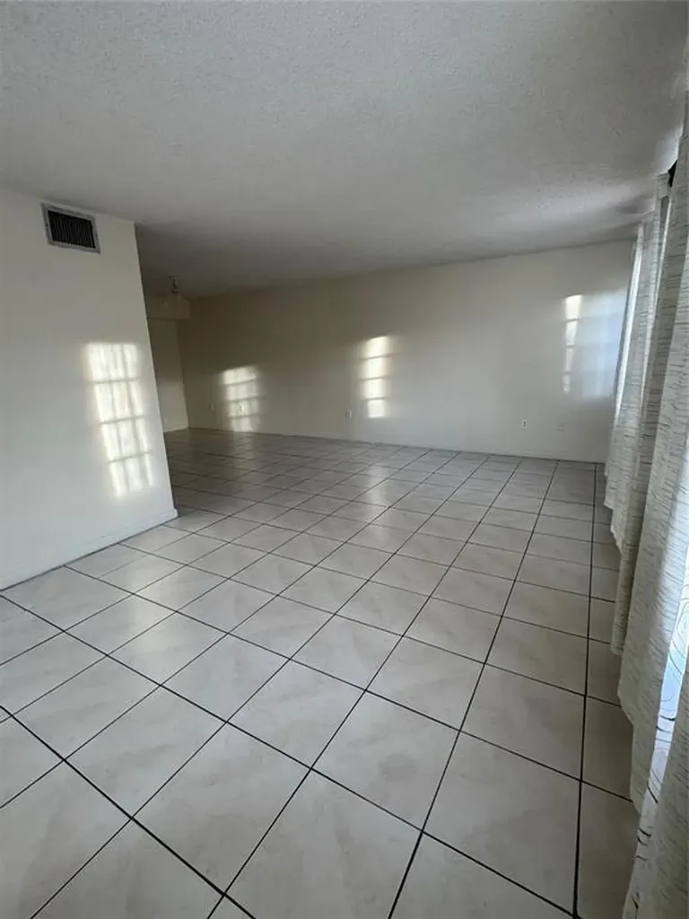 15690 SW 82nd Circle Lane Miami FL 33193