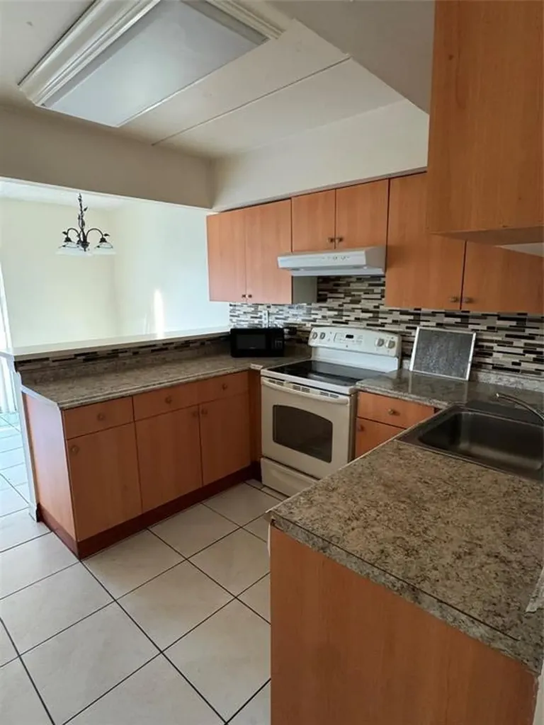 15690 SW 82nd Circle Lane Miami FL 33193