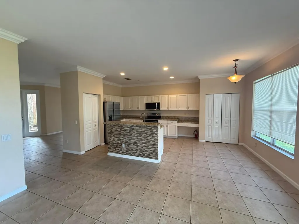 624 Garden Cress Trail Royal Palm Beach FL 33411