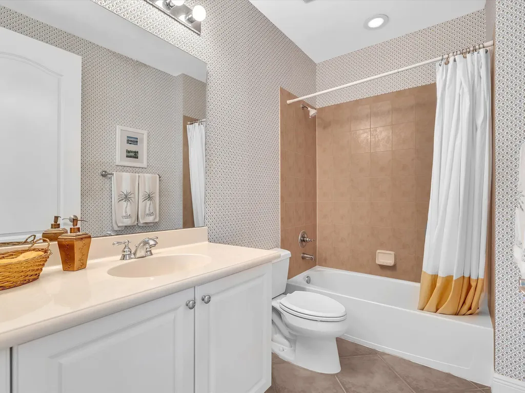 5575 NE Trieste Way Boca Raton FL 33487