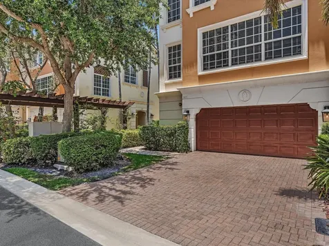 5575 NE Trieste Way Boca Raton FL 33487