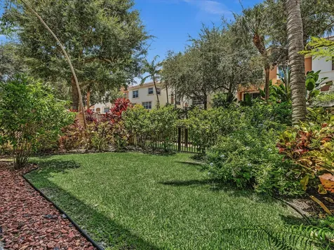 5575 NE Trieste Way Boca Raton FL 33487