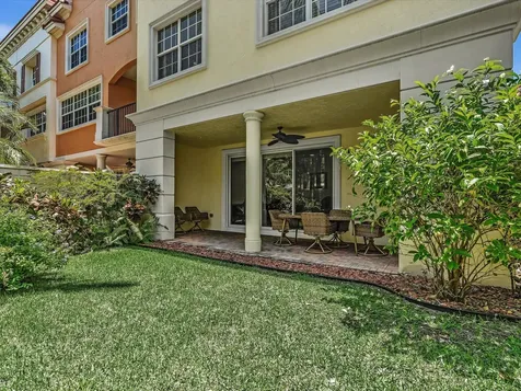 5575 NE Trieste Way Boca Raton FL 33487