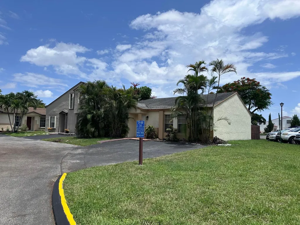 19823 NW 64th Place Hialeah FL 33015