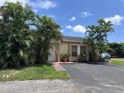 19823 NW 64th Place Hialeah FL 33015