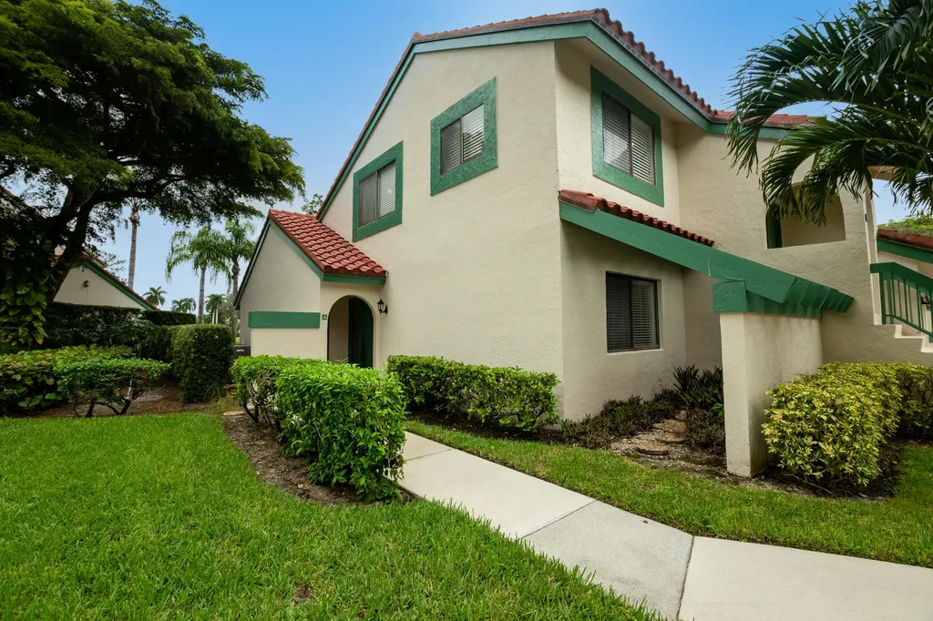 3 Lexington Lane E Palm Beach Gardens FL 33418
