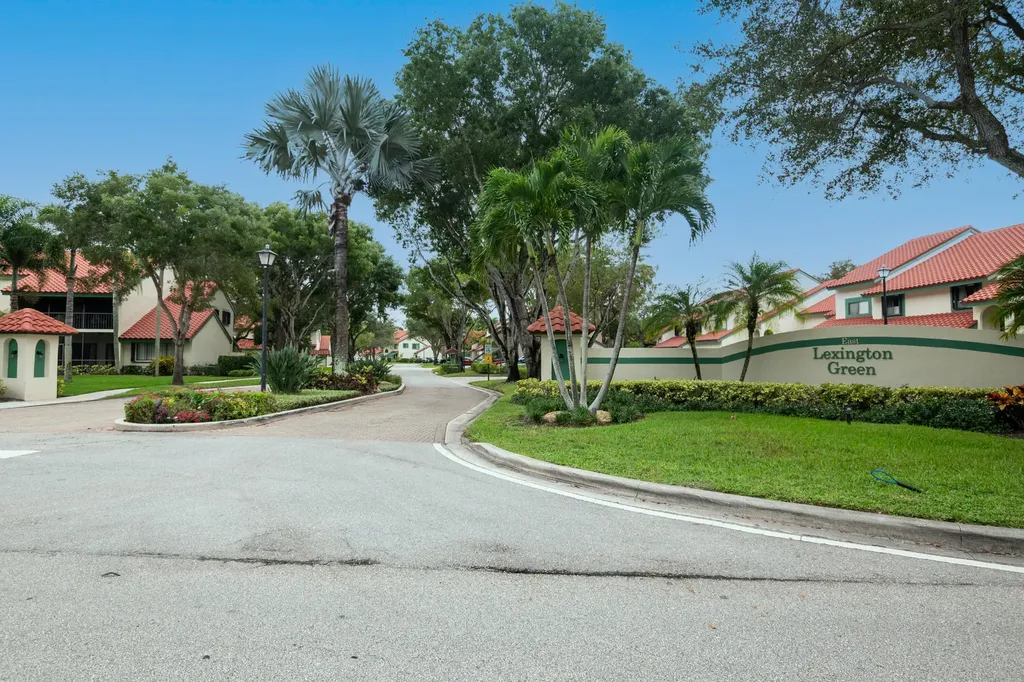 3 Lexington Lane E Palm Beach Gardens FL 33418