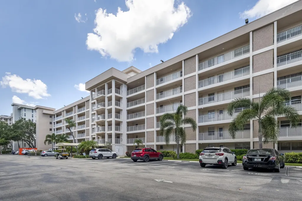 2651 S Course Drive Pompano Beach FL 33069