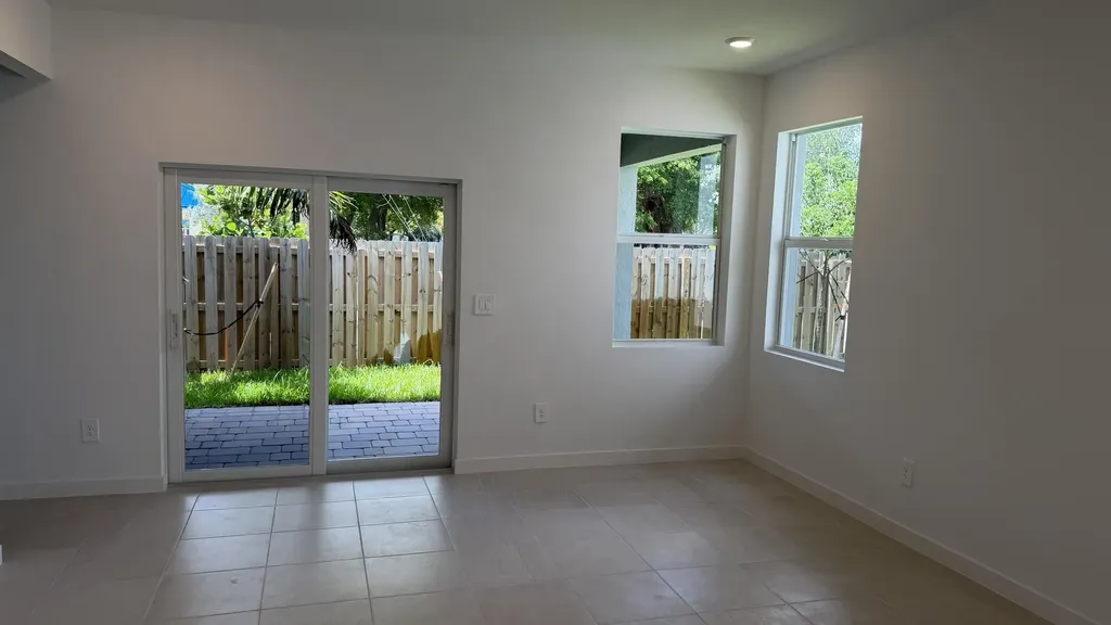1872 NW 6th Court Pompano Beach FL 33069