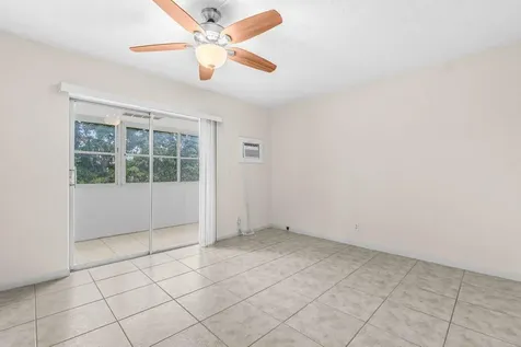 52 Kingswood C West Palm Beach FL 33417