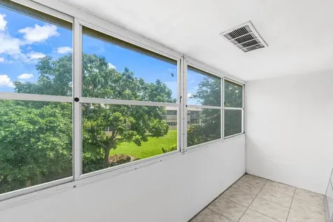 52 Kingswood C West Palm Beach FL 33417