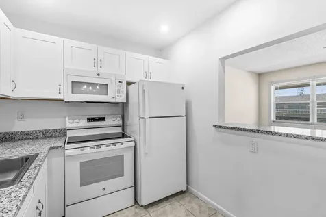 52 Kingswood C West Palm Beach FL 33417