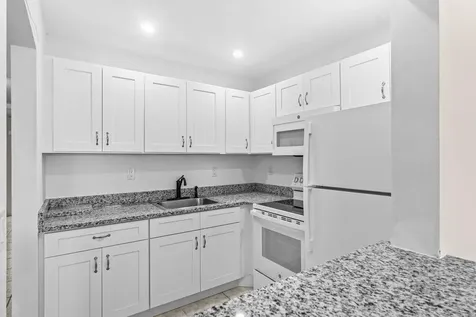 52 Kingswood C West Palm Beach FL 33417