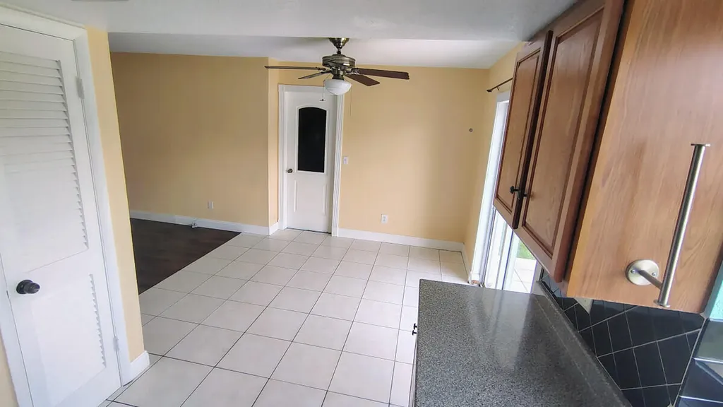 884 SE Solaz Avenue Port St Lucie FL 34983