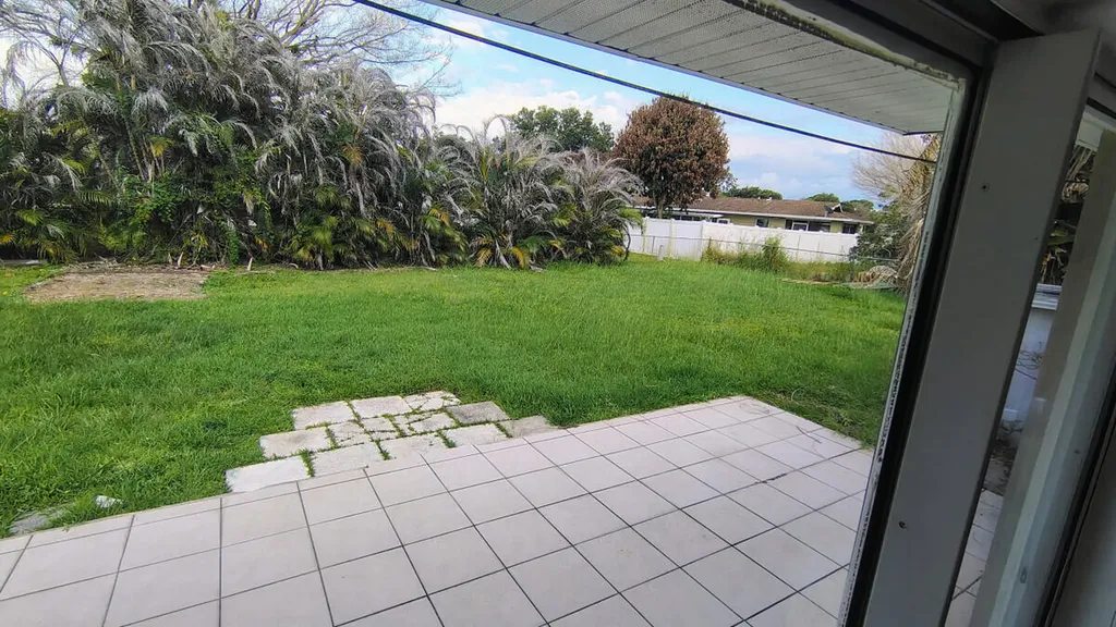 884 SE Solaz Avenue Port St Lucie FL 34983