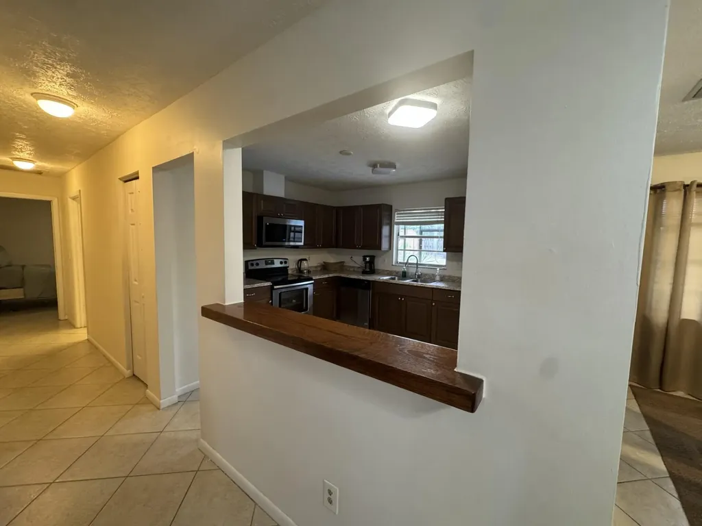 882 SE Walters Terrace Port St Lucie FL 34983