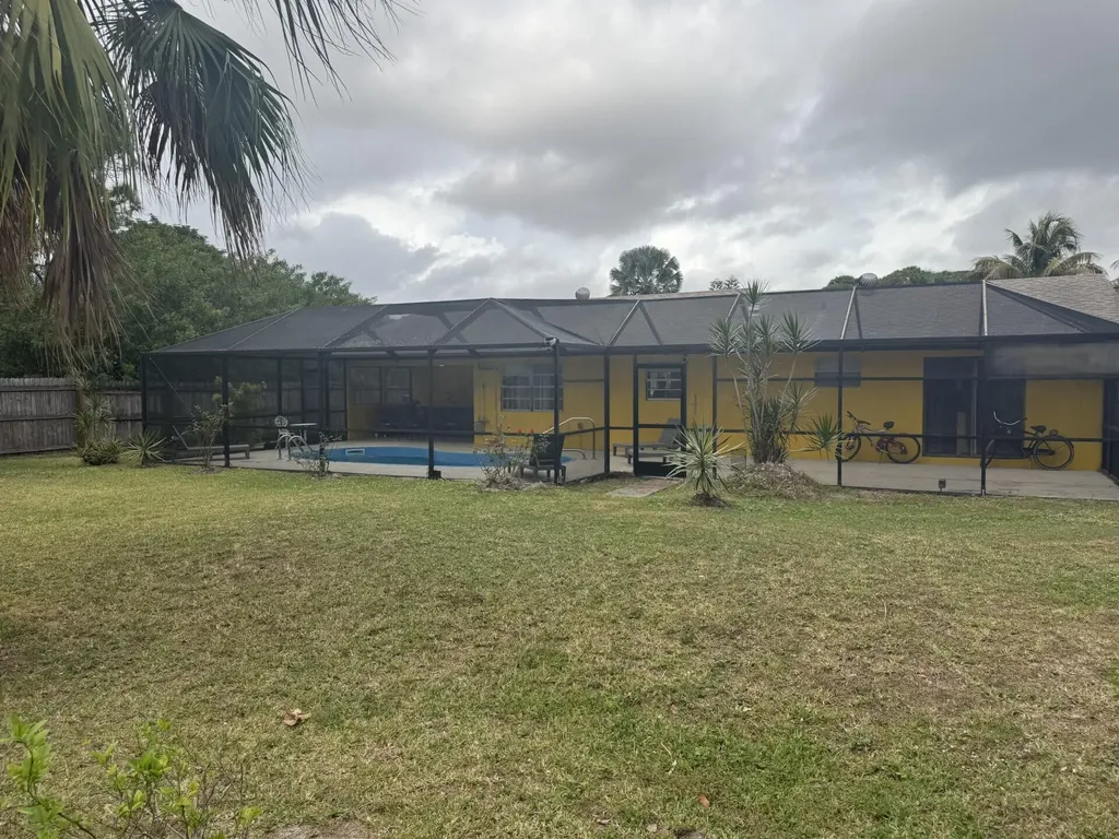 882 SE Walters Terrace Port St Lucie FL 34983