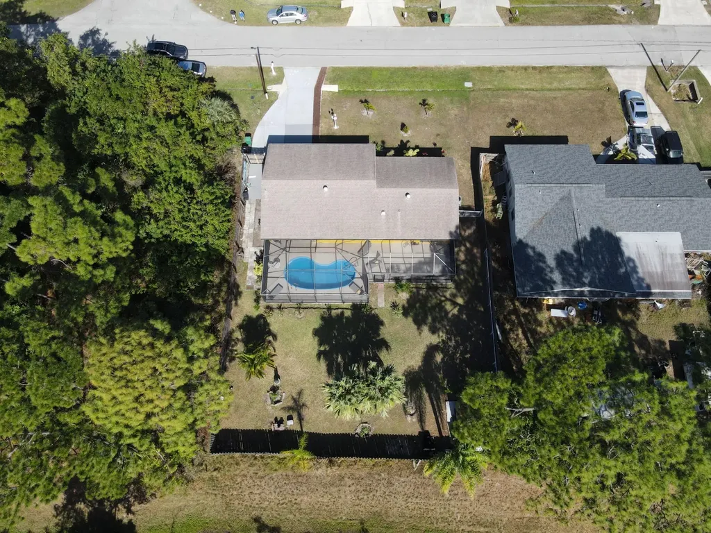 882 SE Walters Terrace Port St Lucie FL 34983