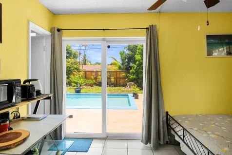 1650 NW 1st Way Pompano Beach FL 33060