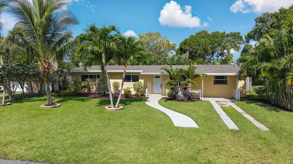 925 NE 25th Avenue Pompano Beach FL 33062