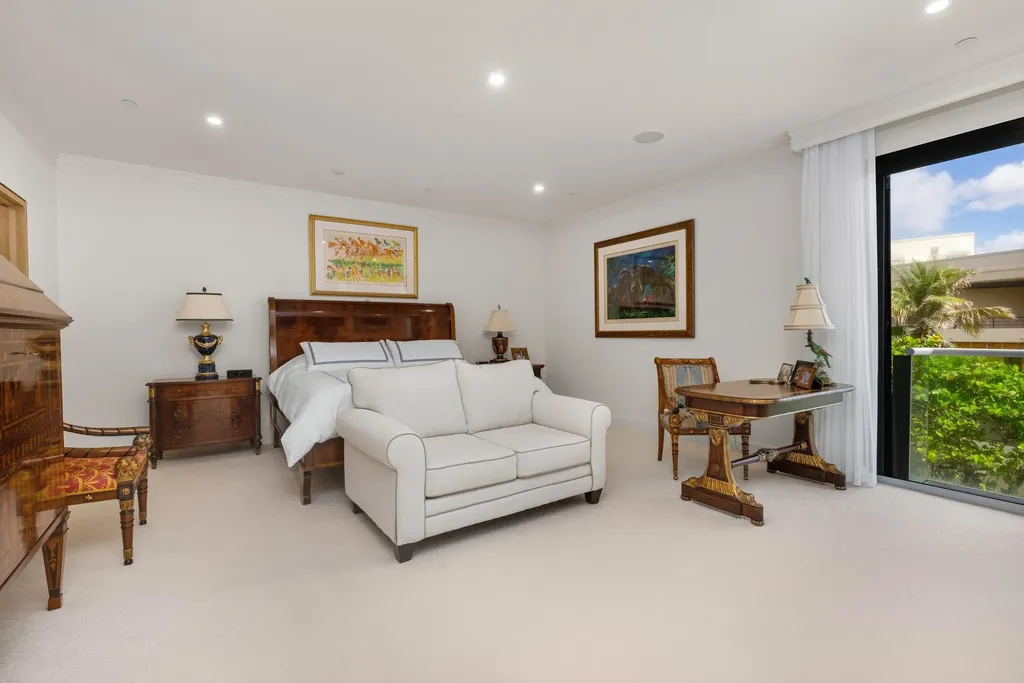 2 N Breakers Row Palm Beach FL 33480
