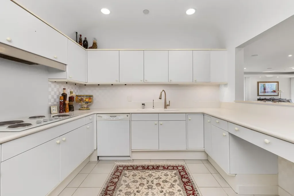 2 N Breakers Row Palm Beach FL 33480