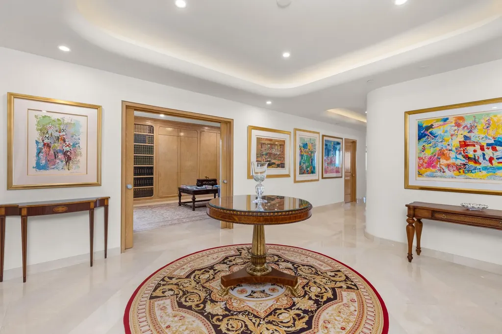 2 N Breakers Row Palm Beach FL 33480