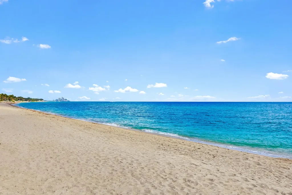2 N Breakers Row Palm Beach FL 33480