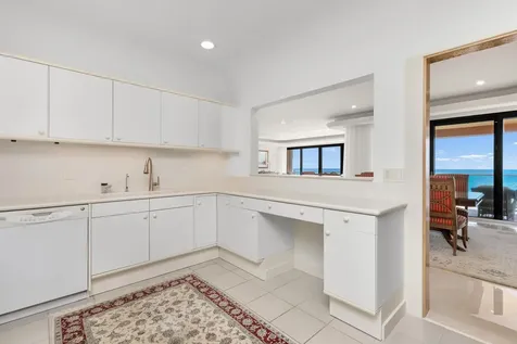 2 N Breakers Row Palm Beach FL 33480