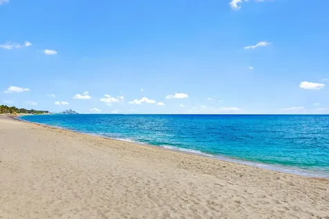 2 N Breakers Row Palm Beach FL 33480
