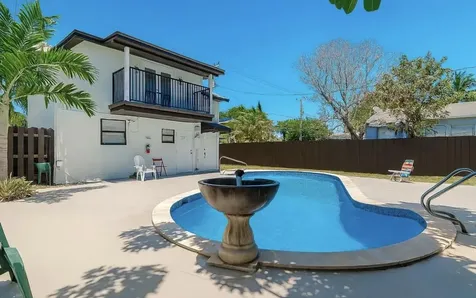 2447 Roosevelt Street Hollywood FL 33020