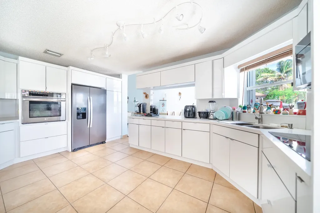 18438 NW 11th Street Pembroke Pines FL 33029